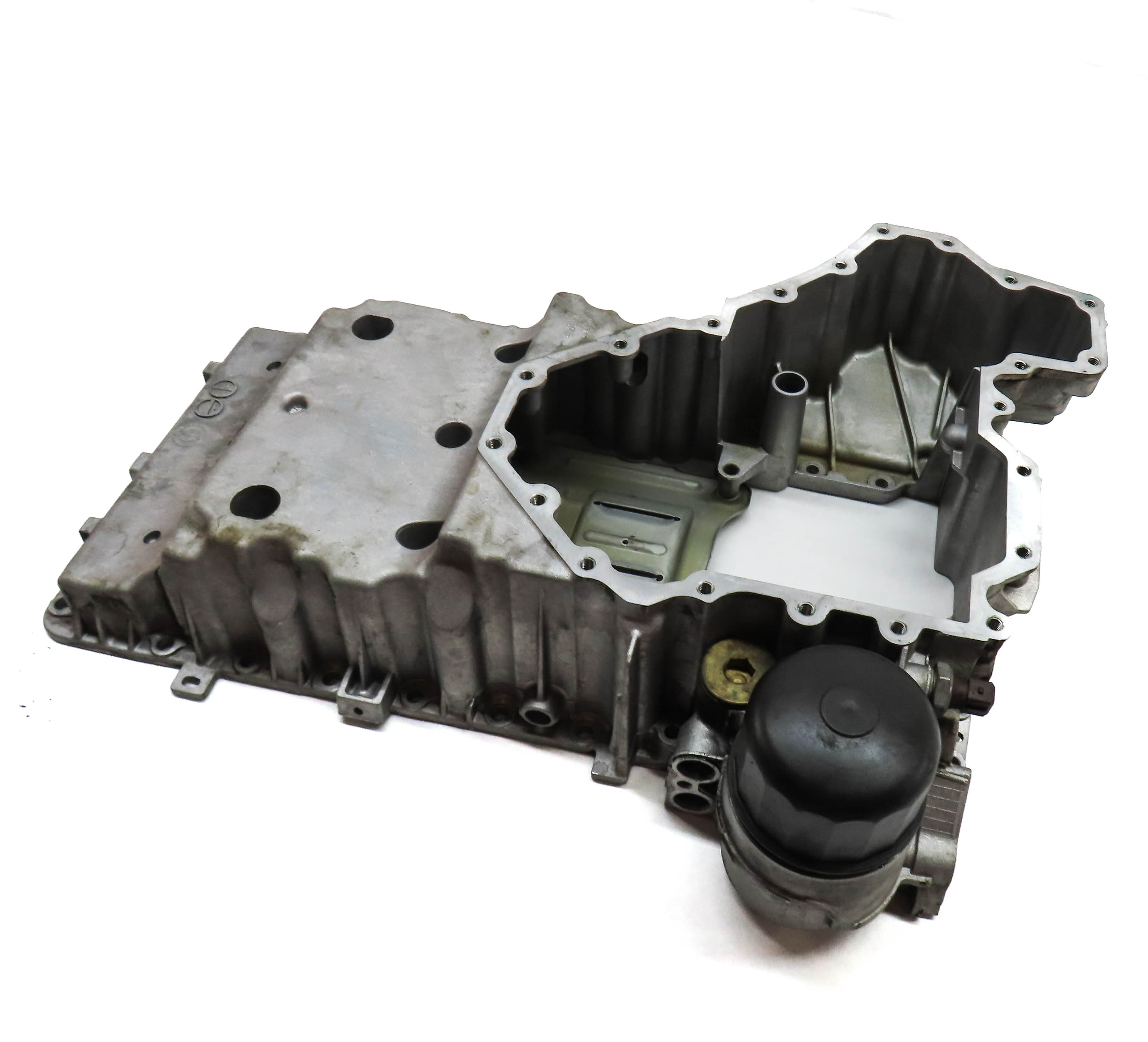 09-19 BMW 550i 550iGT 650i 750i (F01 F07 F10 F12) RWD - 4.4L N63 UPPER OIL PAN — exact item pictured